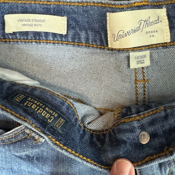 Universals Threads Vintage Straight Distressed Mom Jeans Size 10 - Picture 9 of 9